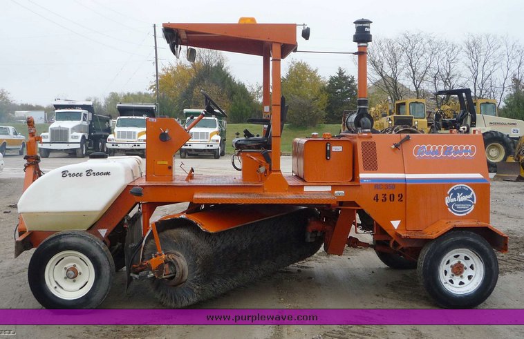 image for item 6874 Broce Broom RC350 broom