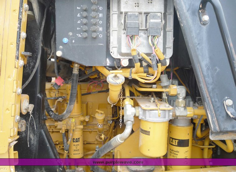 image for item 6875 Caterpillar 953C crawler loader