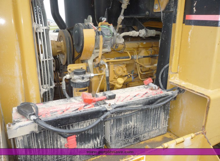 image for item 6875 Caterpillar 953C crawler loader