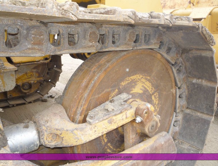 image for item 6875 Caterpillar 953C crawler loader
