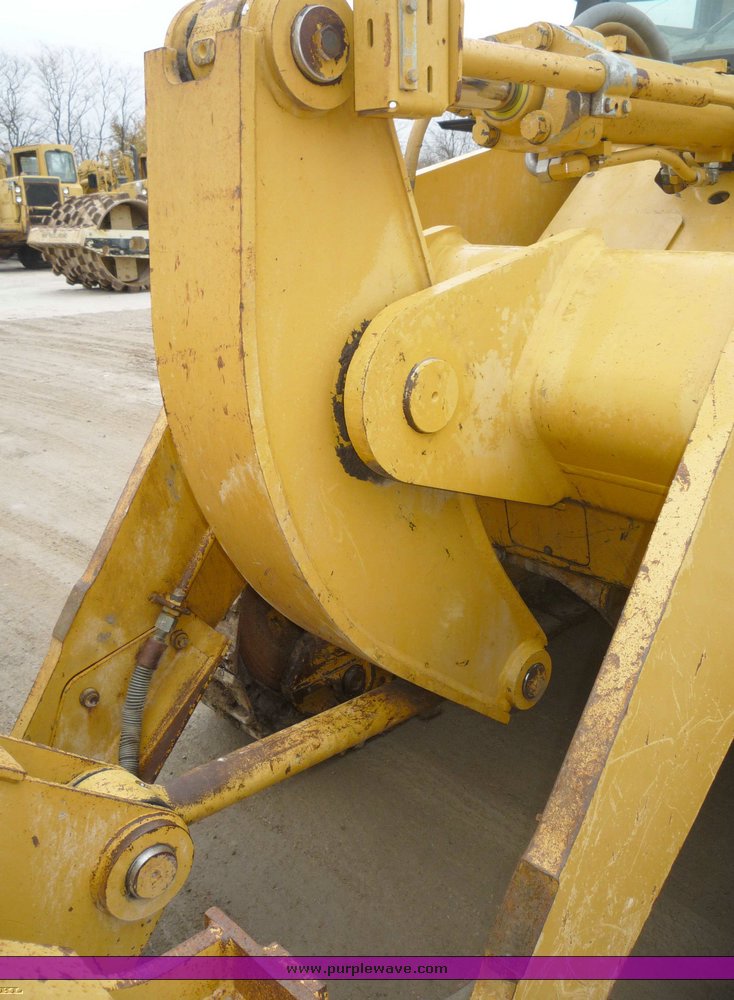 image for item 6875 Caterpillar 953C crawler loader
