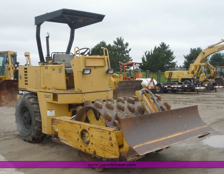 image for item 6877 Caterpillar CP-433B vibratory compactor