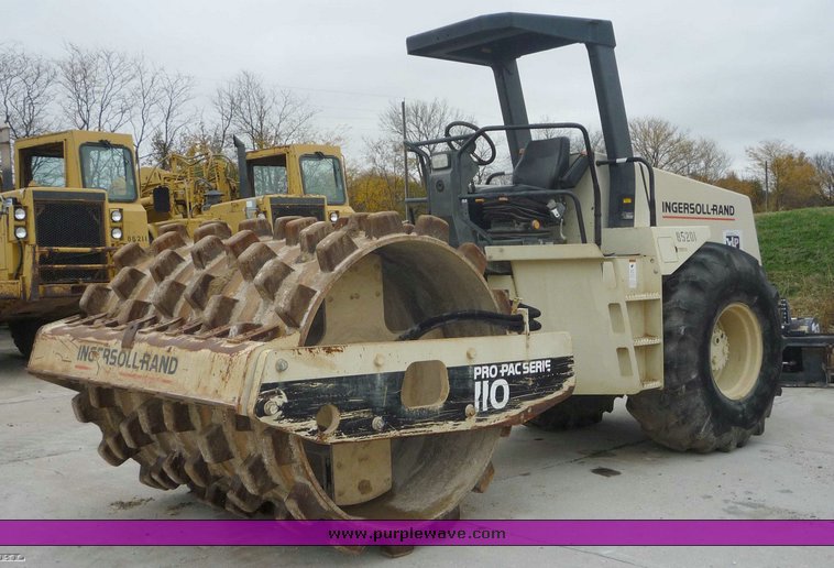 image for item 6878 Ingersoll Rand Pro Pack series 110 vibratory compactor