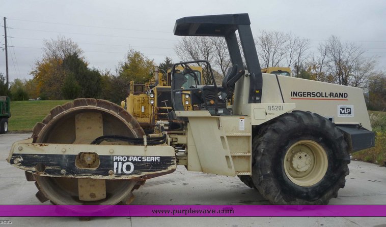 image for item 6878 Ingersoll Rand Pro Pack series 110 vibratory compactor