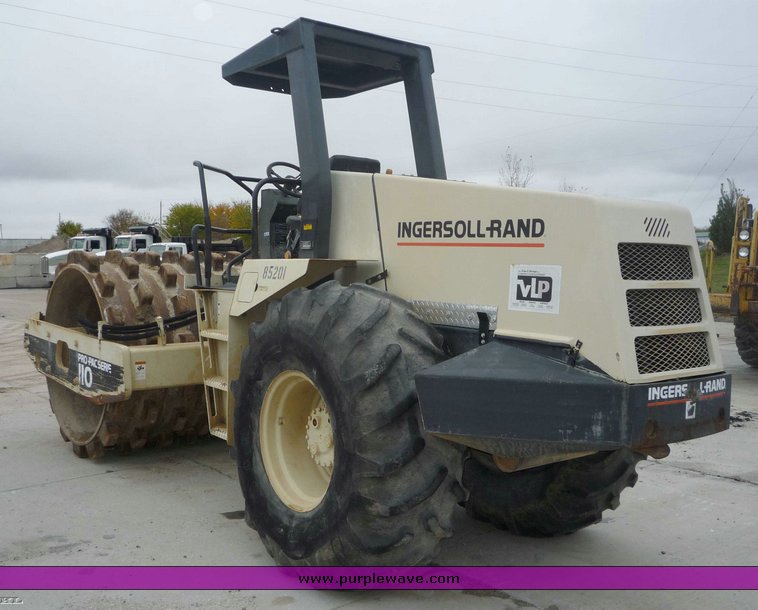 image for item 6878 Ingersoll Rand Pro Pack series 110 vibratory compactor