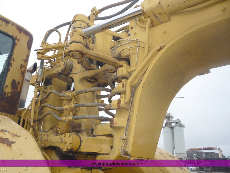 image for item 6880 1989 Caterpillar 621E wheel scraper