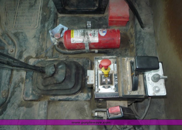 image for item 6881 1994 International 4900 TADT tandem axle dump truck