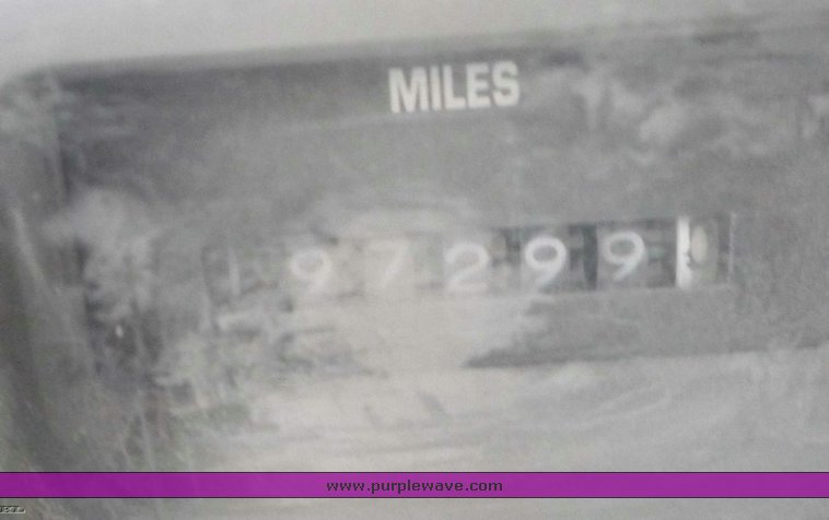 image for item 6881 1994 International 4900 TADT tandem axle dump truck