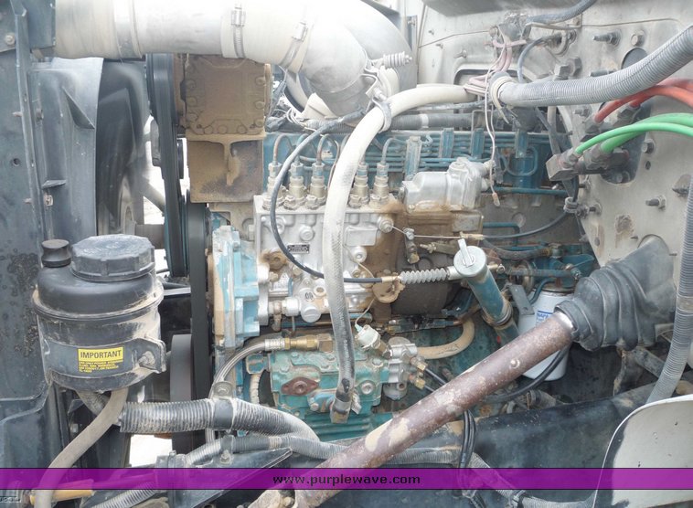 image for item 6881 1994 International 4900 TADT tandem axle dump truck