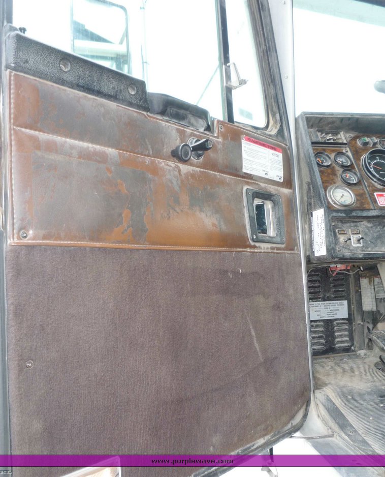 image for item 6882 1995 Kenworth W900S TADT tandem axle dump truck