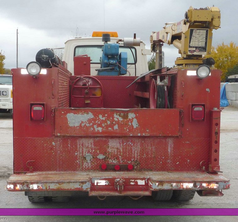 image for item 6887 1990 Ford L8000 service truck