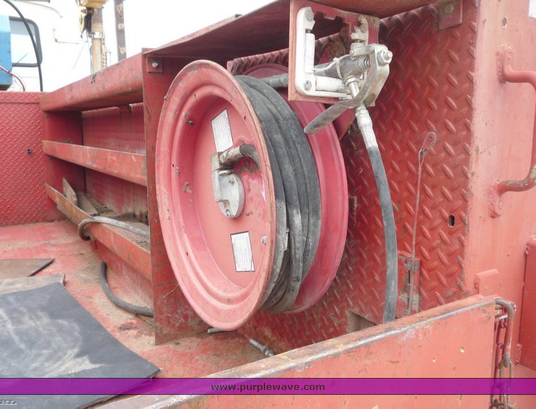 image for item 6887 1990 Ford L8000 service truck