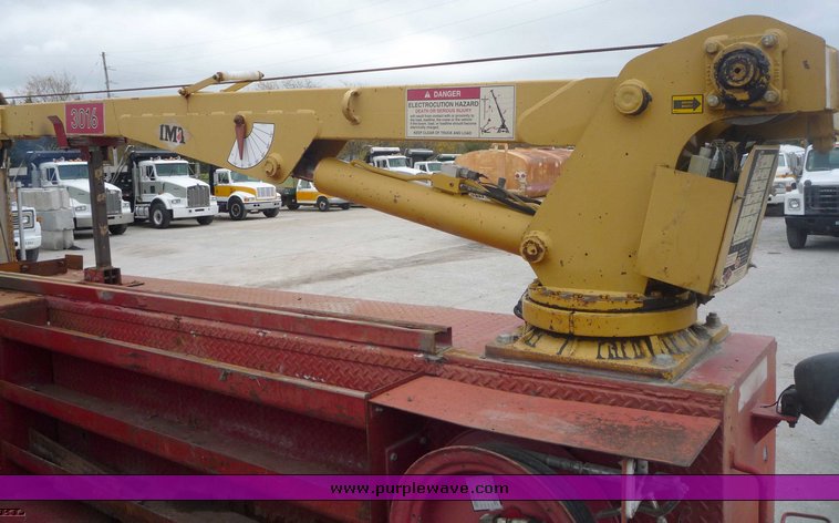 image for item 6887 1990 Ford L8000 service truck