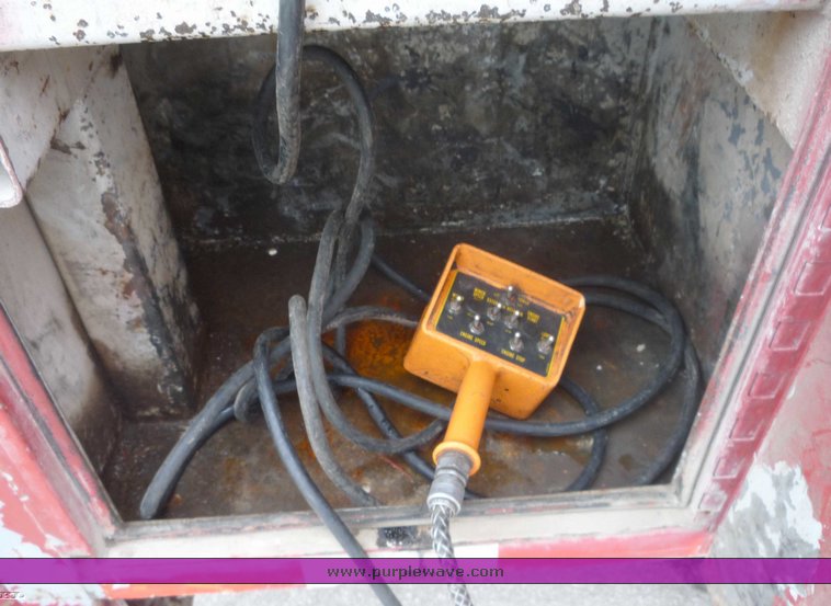 image for item 6887 1990 Ford L8000 service truck