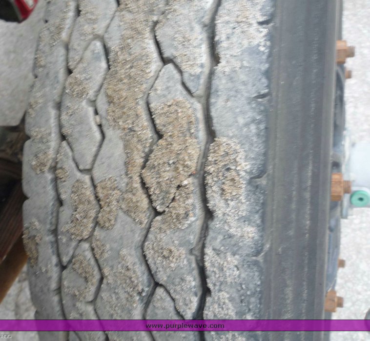 image for item 6887 1990 Ford L8000 service truck