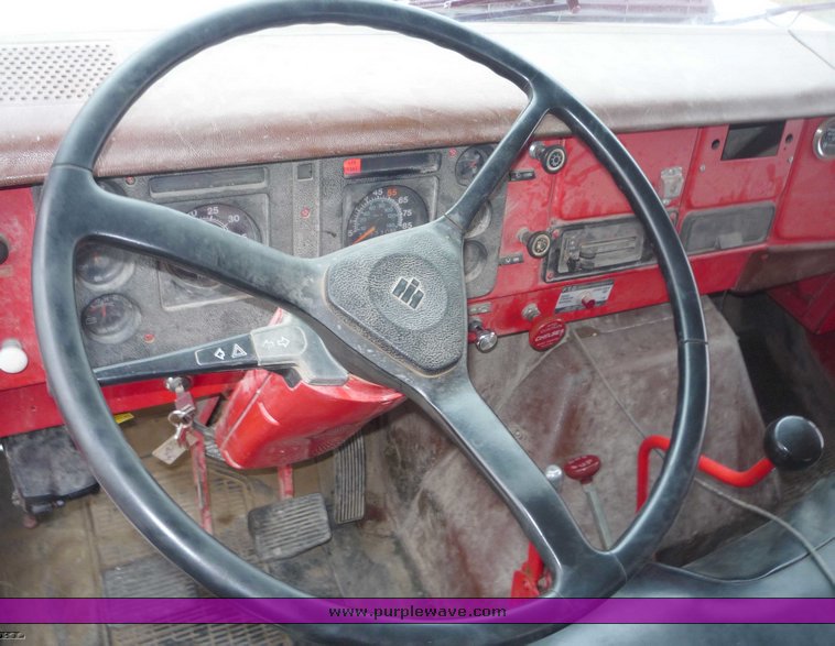 image for item 6888 1985 International S1900 dump truck