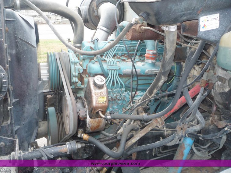 image for item 6888 1985 International S1900 dump truck