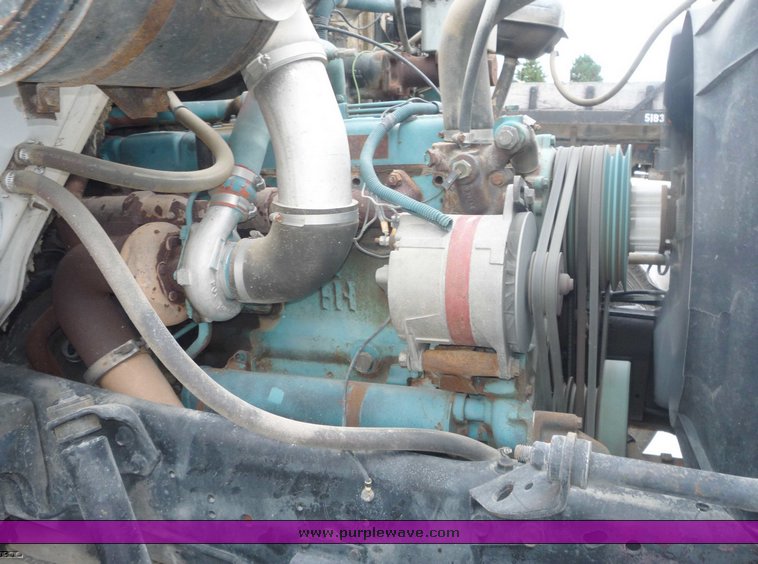 image for item 6888 1985 International S1900 dump truck