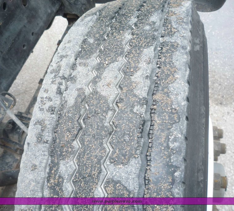 image for item 6888 1985 International S1900 dump truck