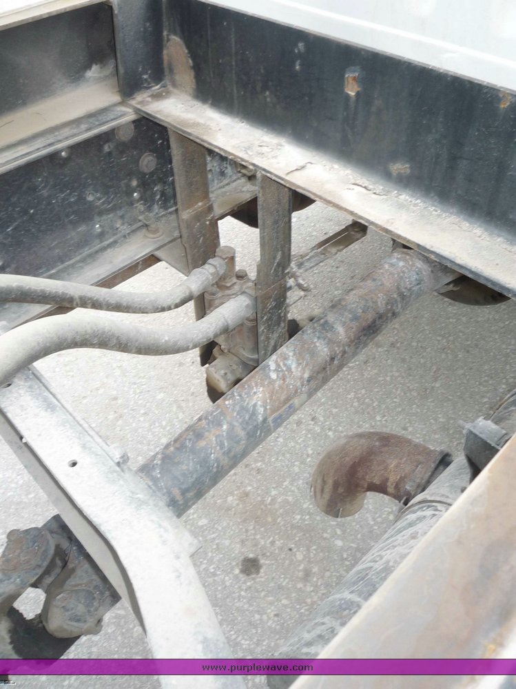 image for item 6888 1985 International S1900 dump truck