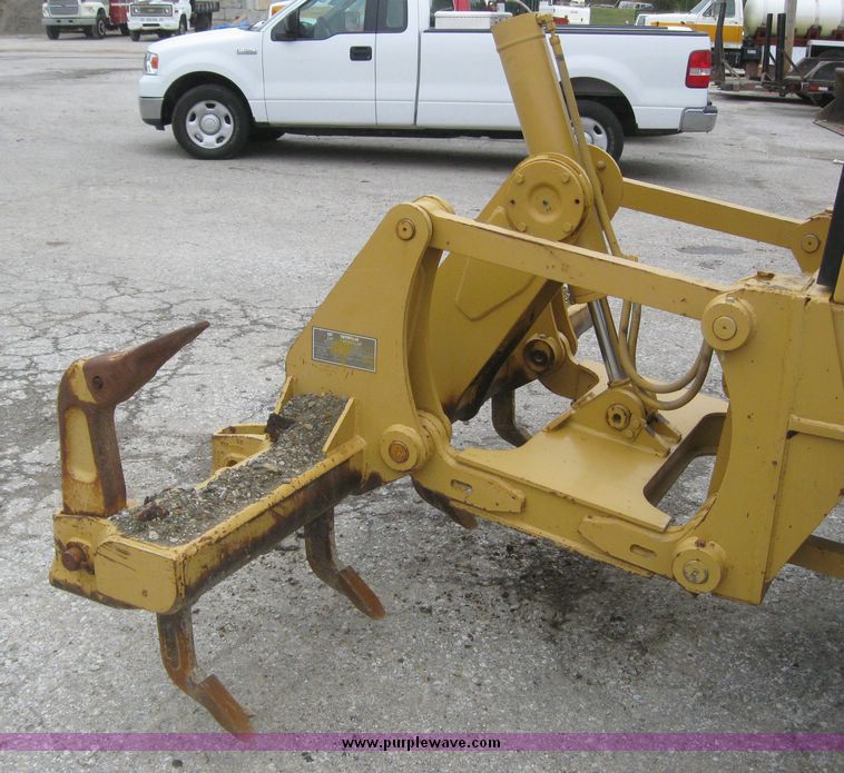 image for item 6897 Caterpillar 140H motor grader