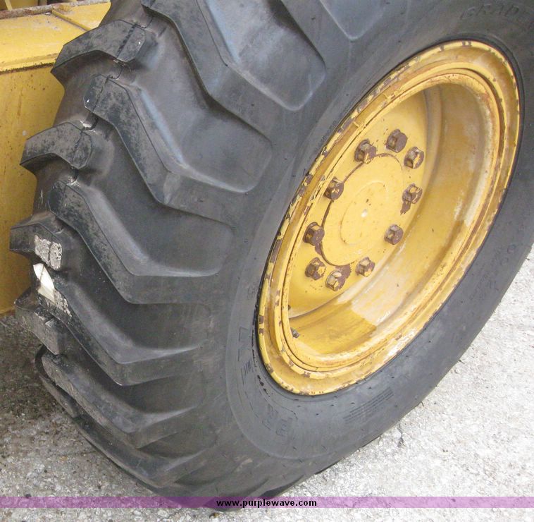 image for item 6897 Caterpillar 140H motor grader