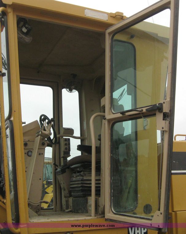 image for item 6897 Caterpillar 140H motor grader