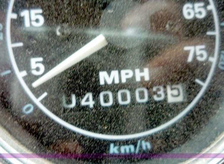 image for item 6946 1995 Ford L800 dump bed truck