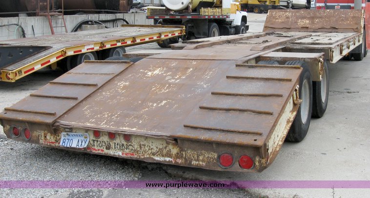 image for item 6952 Trail King TK70RG-392 flat bed tandem axle semi trailer