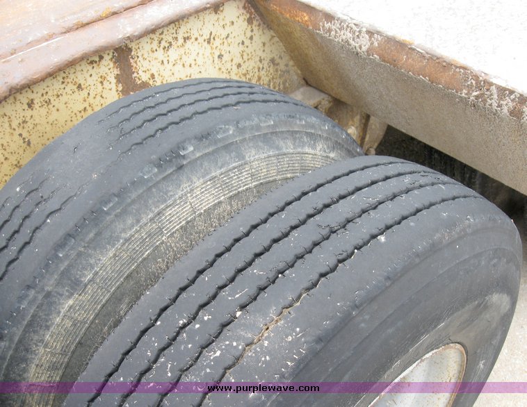 image for item 6952 Trail King TK70RG-392 flat bed tandem axle semi trailer