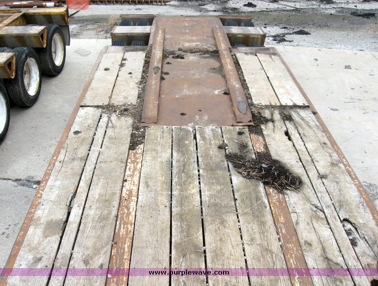 image for item 6952 Trail King TK70RG-392 flat bed tandem axle semi trailer