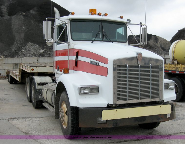 image for item 6953 1995 Kenworth T800B TATT