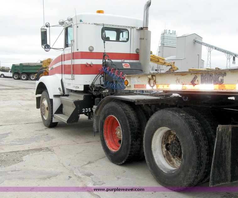 image for item 6953 1995 Kenworth T800B TATT