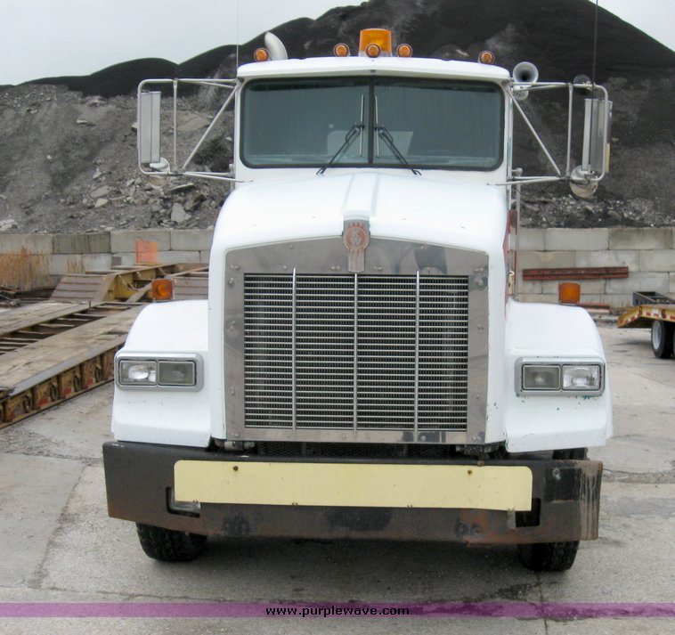 image for item 6953 1995 Kenworth T800B TATT