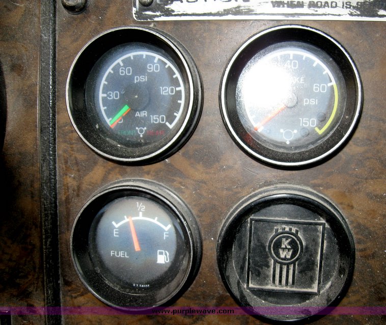 image for item 6953 1995 Kenworth T800B TATT