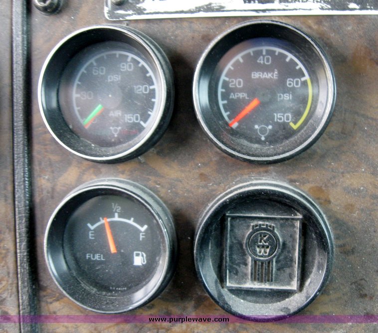 image for item 6953 1995 Kenworth T800B TATT