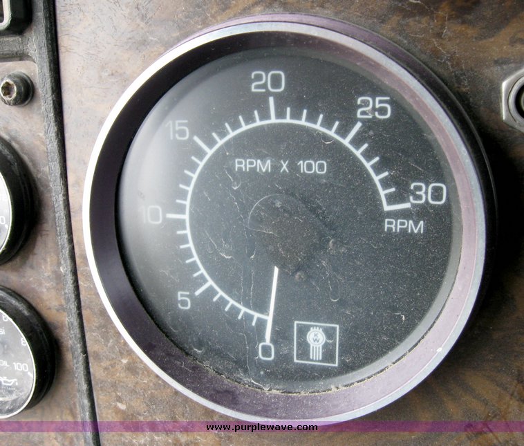 image for item 6953 1995 Kenworth T800B TATT