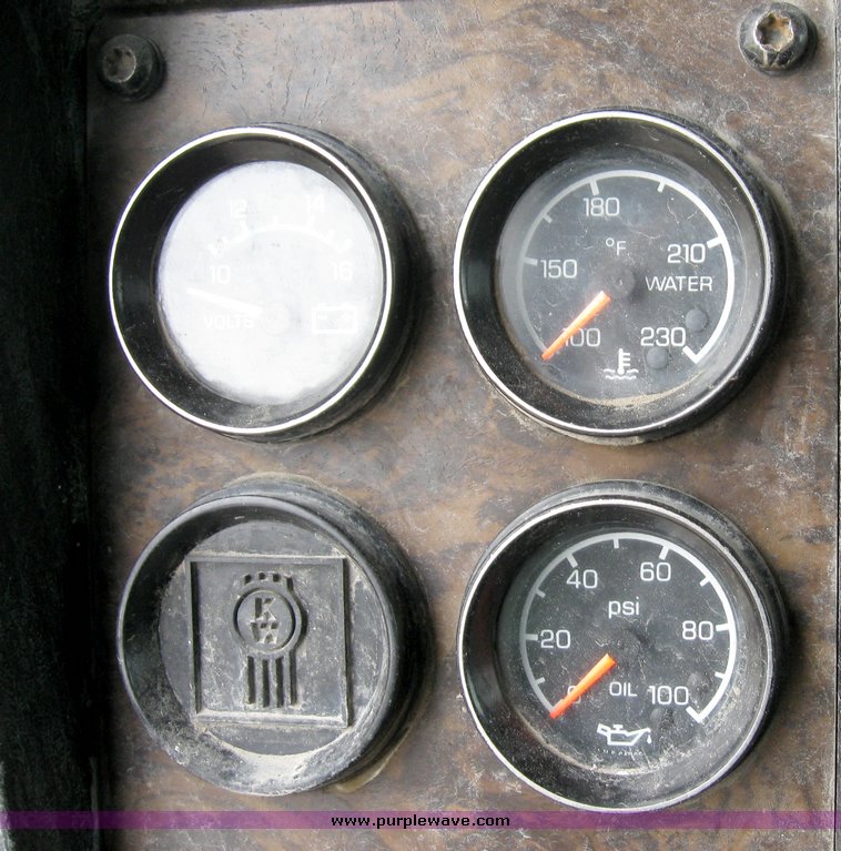 image for item 6953 1995 Kenworth T800B TATT