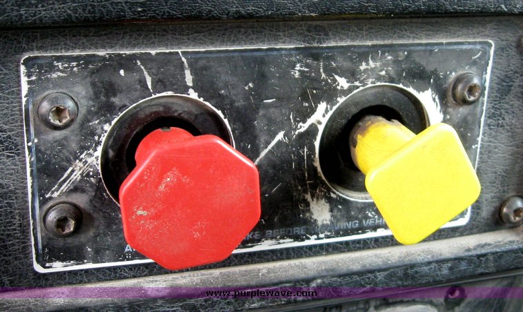 image for item 6953 1995 Kenworth T800B TATT