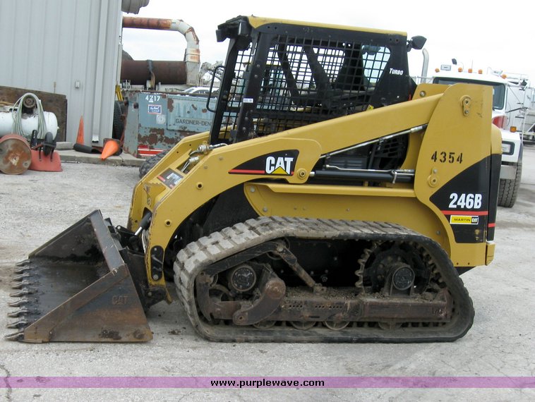 image for item 6955 Caterpillar 246B tracked skid steer