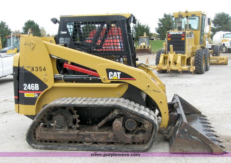image for item 6955 Caterpillar 246B tracked skid steer