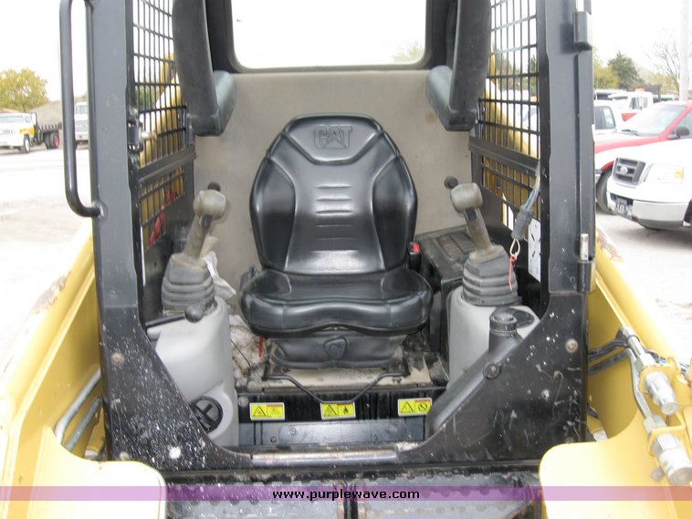 image for item 6955 Caterpillar 246B tracked skid steer