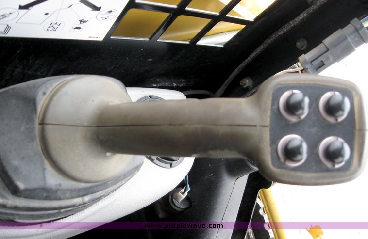 image for item 6955 Caterpillar 246B tracked skid steer