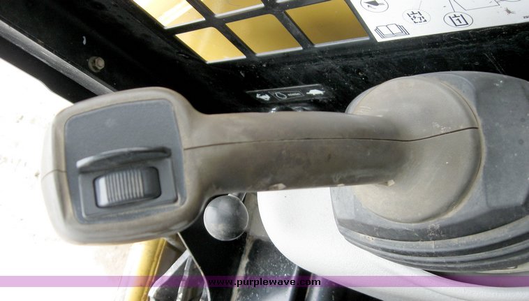 image for item 6955 Caterpillar 246B tracked skid steer