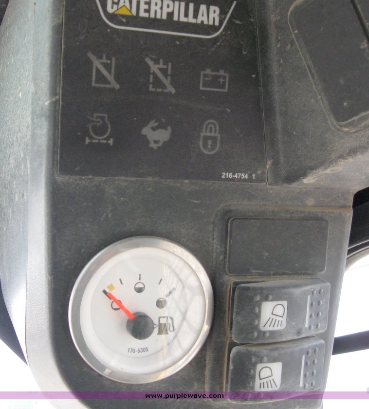 image for item 6955 Caterpillar 246B tracked skid steer