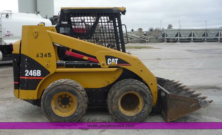 image for item 6956 2005 Caterpillar 246B skid steer