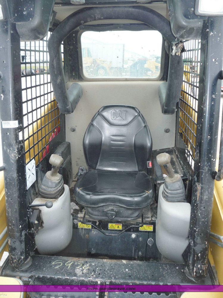 image for item 6956 2005 Caterpillar 246B skid steer