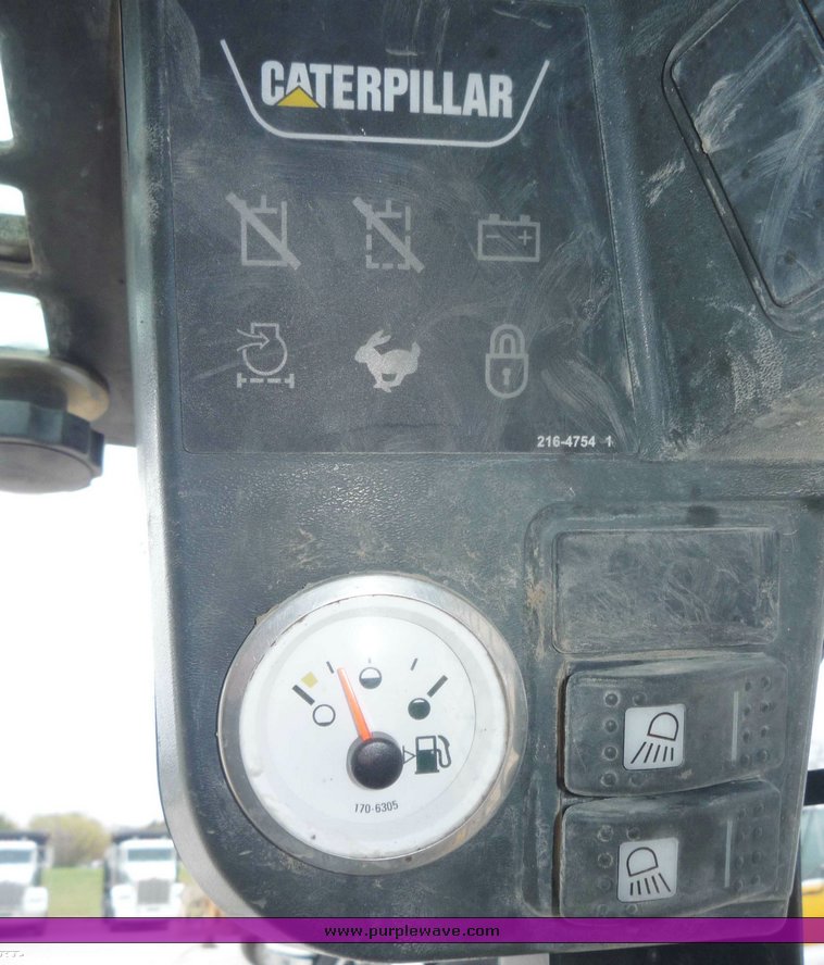 image for item 6956 2005 Caterpillar 246B skid steer