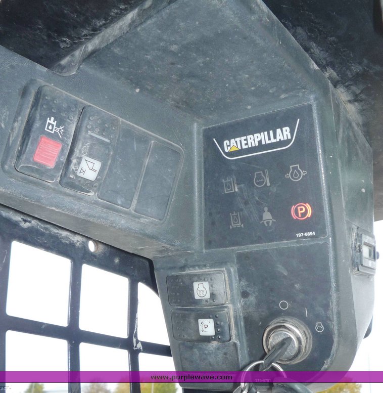image for item 6956 2005 Caterpillar 246B skid steer