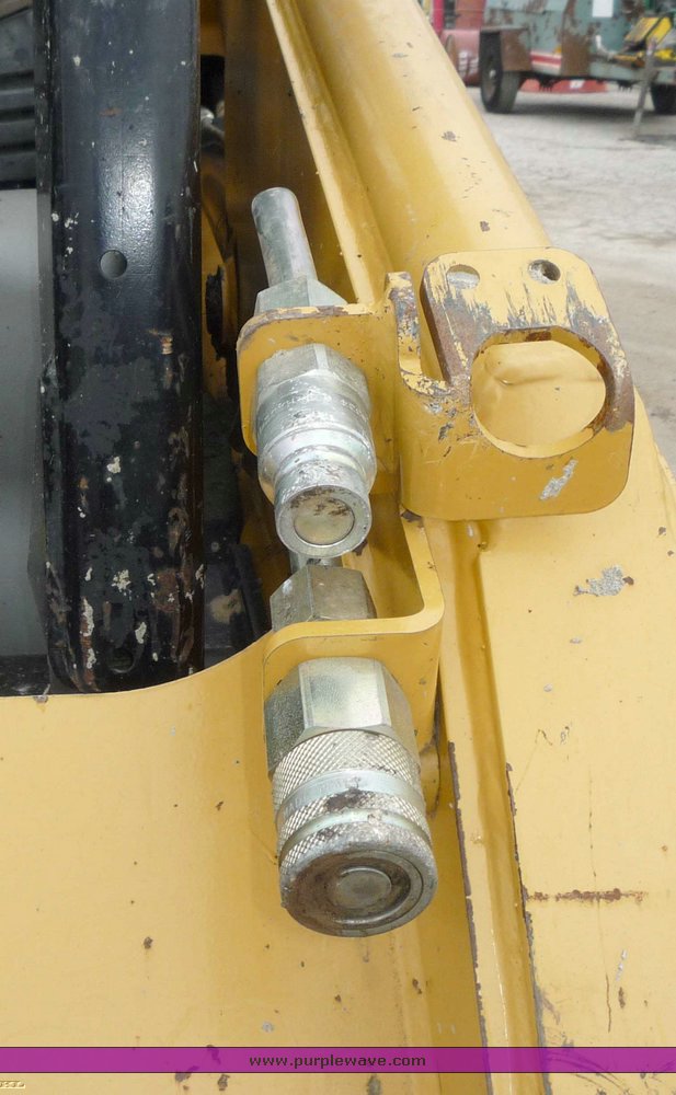 image for item 6956 2005 Caterpillar 246B skid steer